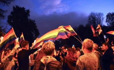 Ksiądz do protestujących przed kurią: modlę się, by ratować was przed piekłem - zdjęcie 11