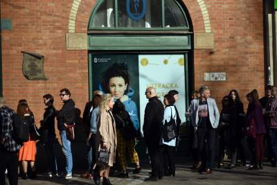 Gigantyczna kolejka jakiej w Krakowie nie widziano od lat... po autograf - zdjęcie 1