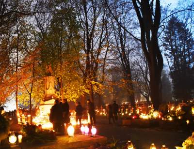 Tu zawsze pali się najwięcej zniczy... - zdjęcie 21