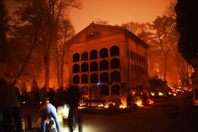 Tu zawsze pali się najwięcej zniczy... - zdjęcie 6