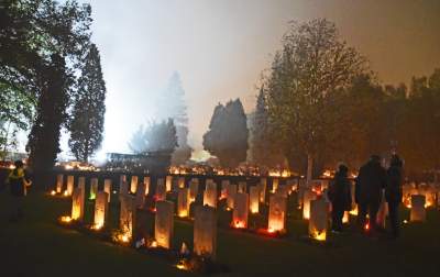 Tu zawsze pali się najwięcej zniczy... - zdjęcie 24