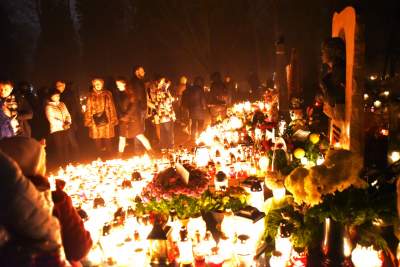 Tu zawsze pali się najwięcej zniczy... - zdjęcie 10