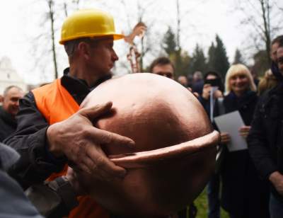 Co kryje miedziana kula na wieży kościoła św. Bartłomieja? - zdjęcie 12