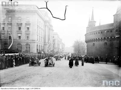 Świętowanie Niepodległości w Krakowie przed wojną. Polska armia miała być potęgą - zdjęcie 7