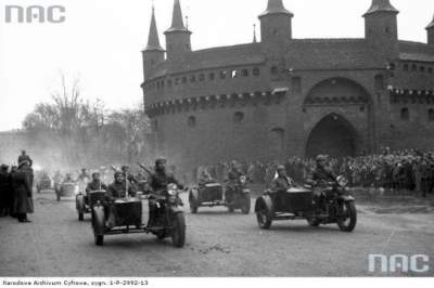 Świętowanie Niepodległości w Krakowie przed wojną. Polska armia miała być potęgą - zdjęcie 6