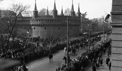 Świętowanie Niepodległości w Krakowie przed wojną. Polska armia miała być potęgą - zdjęcie 4