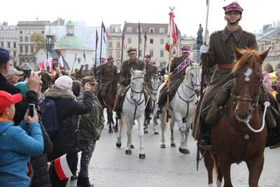 Ułani wędrują, strzelcy maszerują, a KOD przypomina o Konstytucji - zdjęcie 14