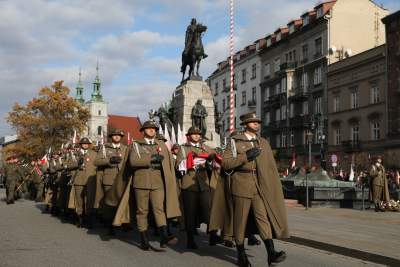 Ułani wędrują, strzelcy maszerują, a KOD przypomina o Konstytucji - zdjęcie 18