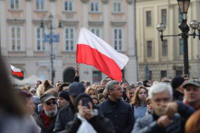 Ułani wędrują, strzelcy maszerują, a KOD przypomina o Konstytucji - zdjęcie 2
