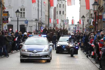 Ułani wędrują, strzelcy maszerują, a KOD przypomina o Konstytucji - zdjęcie 6