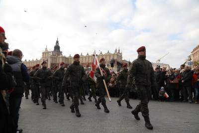 Ułani wędrują, strzelcy maszerują, a KOD przypomina o Konstytucji - zdjęcie 15
