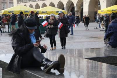 Ułani wędrują, strzelcy maszerują, a KOD przypomina o Konstytucji - zdjęcie 1