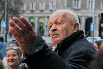 Bezdomny przewodnik w Nowej Hucie porwał tłumy - zdjęcie 2