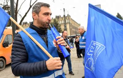 "Niech kombinat wróci w polskie ręce" - protest hutników (listopad 2019) - zdjęcie 4
