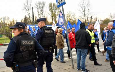 "Niech kombinat wróci w polskie ręce" - protest hutników (listopad 2019) - zdjęcie 3