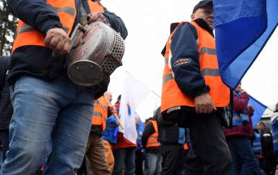 "Niech kombinat wróci w polskie ręce" - protest hutników (listopad 2019) - zdjęcie 8