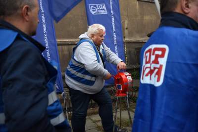 "Niech kombinat wróci w polskie ręce" - protest hutników (listopad 2019) - zdjęcie 21
