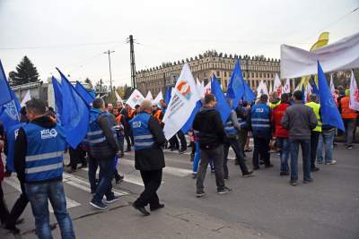"Niech kombinat wróci w polskie ręce" - protest hutników (listopad 2019) - zdjęcie 5