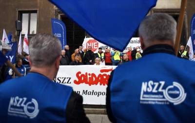 "Niech kombinat wróci w polskie ręce" - protest hutników (listopad 2019) - zdjęcie 22