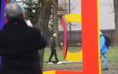 Takie rzeźby postawili wokół zabytkowej Strzelnicy - zdjęcie 13