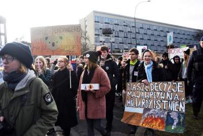 Protest w Krakowie: hasła jak zwykle były bardzo kreatywne - zdjęcie 32