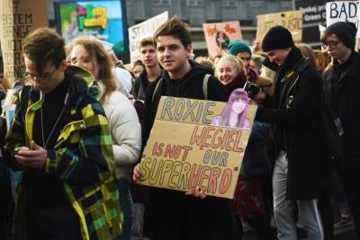 Protest w Krakowie: hasła jak zwykle były bardzo kreatywne - zdjęcie 31