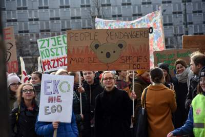 Protest w Krakowie: hasła jak zwykle były bardzo kreatywne - zdjęcie 7
