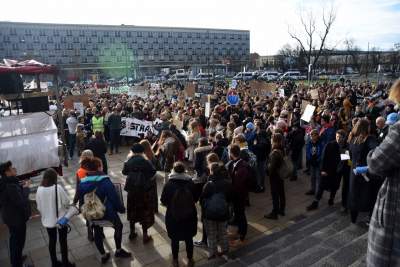 Protest w Krakowie: hasła jak zwykle były bardzo kreatywne - zdjęcie 22