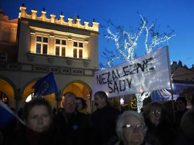 Demonstracja na Rynku: "dość prześladowania" - zdjęcie 11