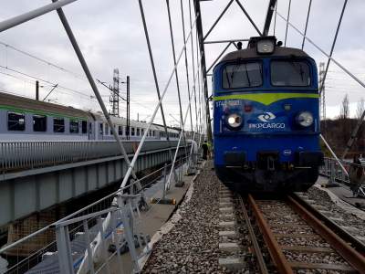 Pociąg wjechał na nowy most na Wiśle, próby obciążeniowe - zdjęcie 1