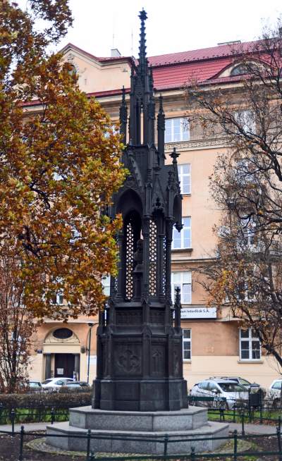 Planty: pierwsza w Krakowie galeria z pomnikami - zdjęcie 4