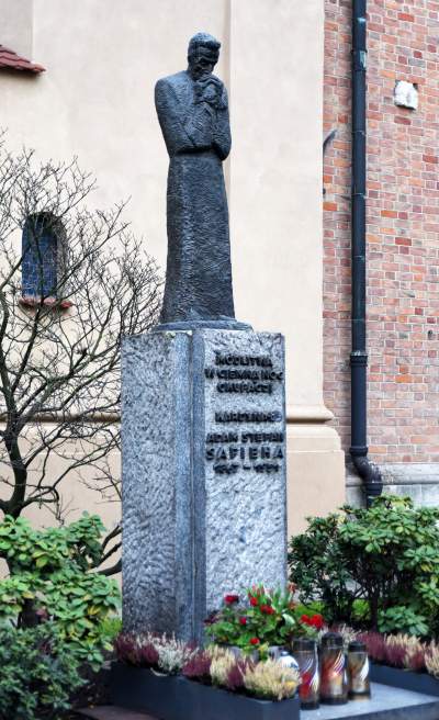 Planty: pierwsza w Krakowie galeria z pomnikami - zdjęcie 15