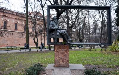 Planty: pierwsza w Krakowie galeria z pomnikami - zdjęcie 32