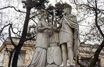 Planty: pierwsza w Krakowie galeria z pomnikami - zdjęcie 1