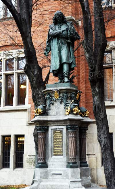 Planty: pierwsza w Krakowie galeria z pomnikami - zdjęcie 14