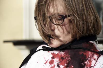 Jędraszewski w więziennym pasiaku, krew, krzyk i płacz przed kurią - zdjęcie 11