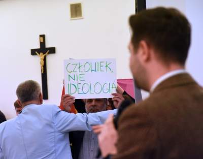 Szarpanina podczas konferencji o gender... - zdjęcie 11