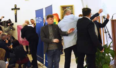 Szarpanina podczas konferencji o gender... - zdjęcie 17