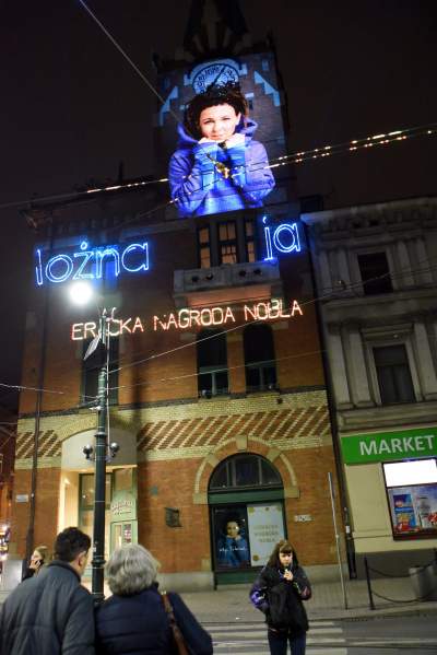 Wyjątkowy pokaz na fasadzie "Domu pod Globusem" - zdjęcie 3