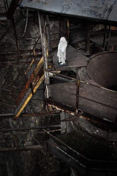 Przejmujące rzeźby w kamieniołomie pozostaną na stałe - zdjęcie 5