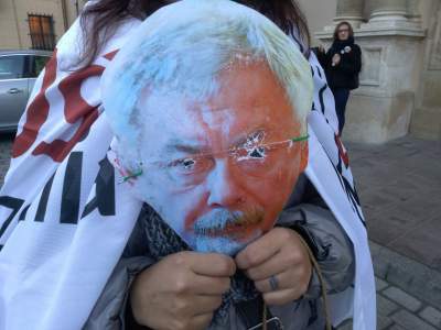 Protest przed magistratem: "urząd to nie kuria" - zdjęcie 4