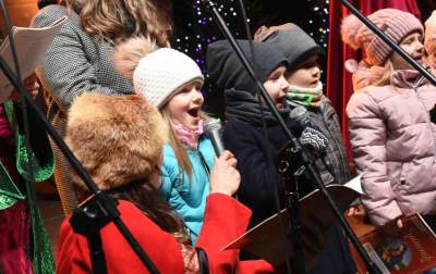 Krakowski fenomen: znów tłumy na Małym Rynku (rok 2019) - zdjęcie 21