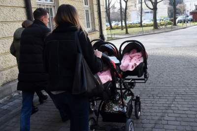 Sześcioraczki w formie, na szczęście rodzice nie są "antyszczepionkowcami" - zdjęcie 15