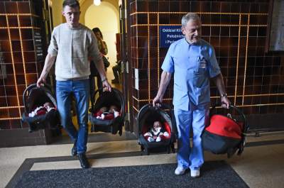 Sześcioraczki w formie, na szczęście rodzice nie są "antyszczepionkowcami" - zdjęcie 3