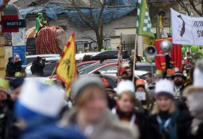 Tysiące krakowian na ulicach, jeden z królów z... Dalekiego Wschodu - zdjęcie 3