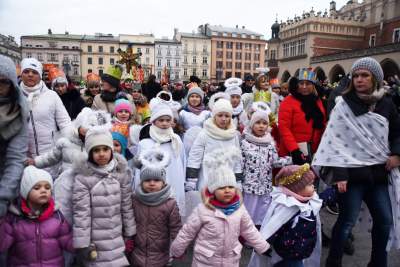 Tysiące krakowian na ulicach, jeden z królów z... Dalekiego Wschodu - zdjęcie 31