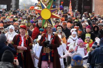 Tysiące krakowian na ulicach, jeden z królów z... Dalekiego Wschodu - zdjęcie 18