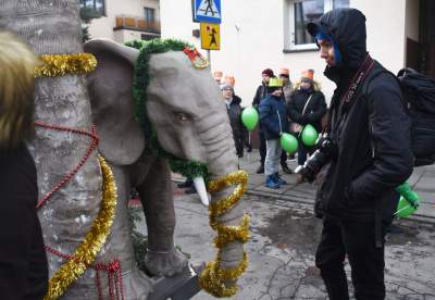 Tysiące krakowian na ulicach, jeden z królów z... Dalekiego Wschodu - zdjęcie 4