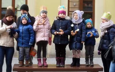 Tysiące krakowian na ulicach, jeden z królów z... Dalekiego Wschodu - zdjęcie 23