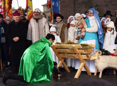 Tysiące krakowian na ulicach, jeden z królów z... Dalekiego Wschodu - zdjęcie 37